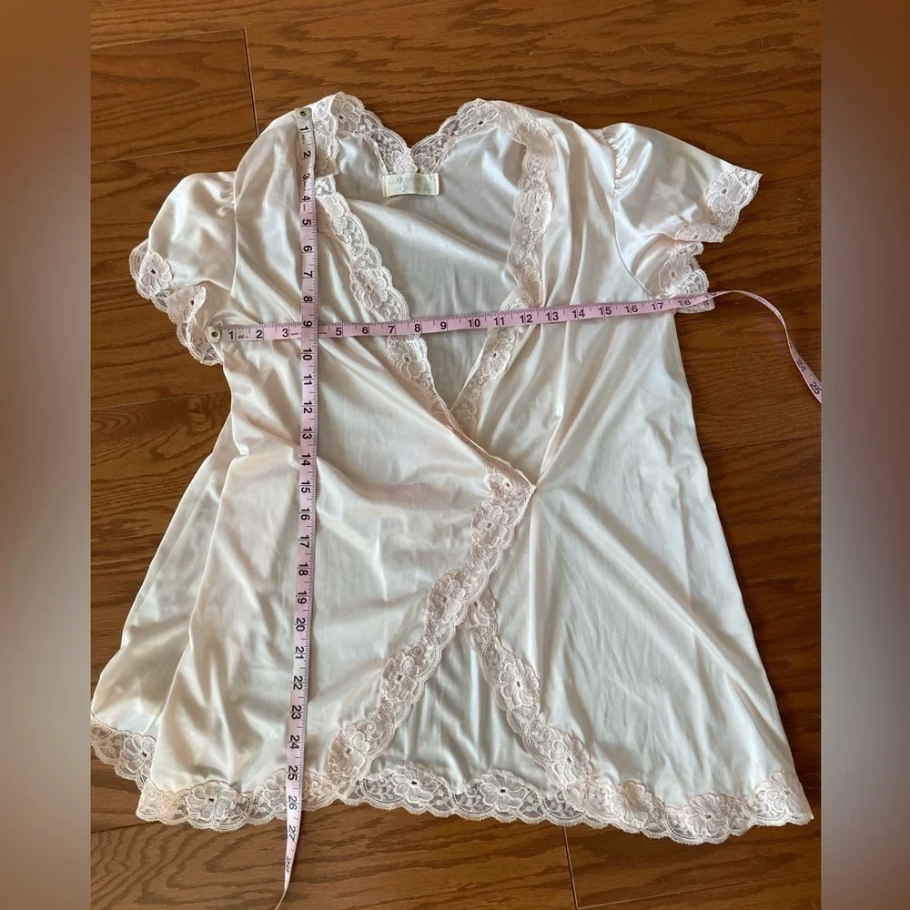 Vintage La Femme de Vanity Fair nightgown/chemise Size 34